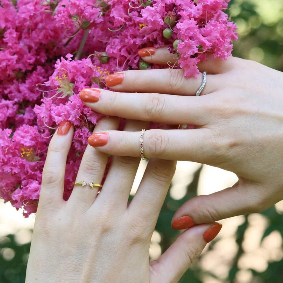Diamond-arrow-ring-in-solid-gold-with-diamonds.jpg